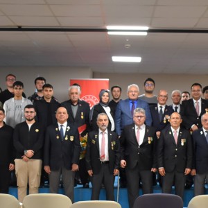 Üniversite Öğrencileri ile Kahraman Gazilerimiz Bir Araya Geldi - fotoğraf 9