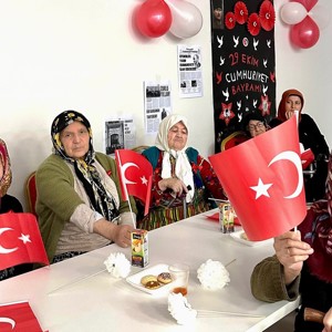 Üniversite Öğrencileri Kıymetli Büyüklerimiz İle Bir Araya Geldiler - fotoğraf 6