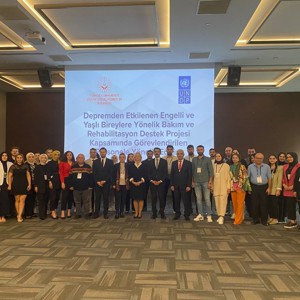 Engelli ve Yaşlı Hizmetleri Genel Müdürlüğü İle Birleşmiş Milletler Kalkınma Programı (Undp) İş Birliğinde “Depremden Etkilenen Engelli ve Yaşlı Bireylere Yönelik Bakım ve Rehabilitasyon Destek Projesi Kapsamında Görevlendirilen Personele Yönelik Eğitim” Verildi - fotoğraf 1