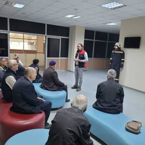 Kıymetli Büyüklerimiz İçin Deprem Simülasyonu ve Afet Eğitimi - fotoğraf 2
