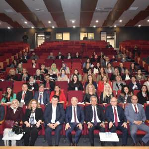 Türkiye’de Çocuk Olmak - fotoğraf 1