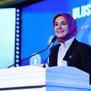 Aile ve Sosyal Hizmetler Bakanımız Göktaş "Uluslararası Yapay Zeka Çağında Medya Zirvesi"nde konuştu - fotoğraf 1