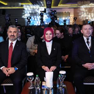 Aile ve Sosyal Hizmetler Bakanımız Göktaş "Uluslararası Yapay Zeka Çağında Medya Zirvesi"nde konuştu - fotoğraf 2