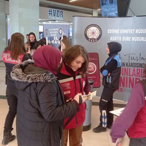 KÖPRÜLER TURUNCU IŞIKLA BOYANARAK KADINA YÖNELİK ŞİDDETE HAYIR VURGUSU YAPILDI. - fotoğraf 3