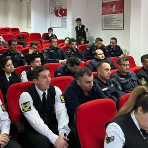 KÖPRÜLER TURUNCU IŞIKLA BOYANARAK KADINA YÖNELİK ŞİDDETE HAYIR VURGUSU YAPILDI. - fotoğraf 7