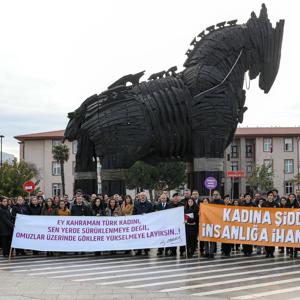 25 Kasım Kadına Yönelik Şiddete Karşı Uluslararası Mücadele Günü Farkındalık Yürüyüşü - fotoğraf 3