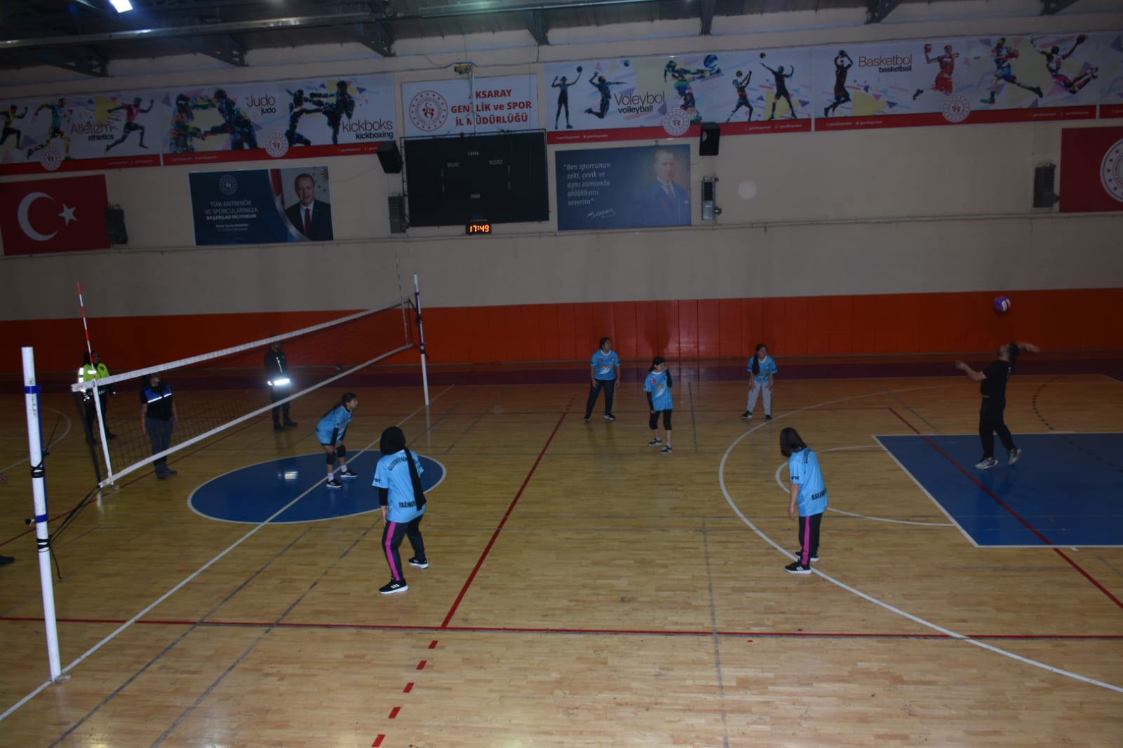 ''Gelecekte Gençlik Var 2 Projesi'' Kapsamında Başlatılan Voleybol Kursumuz Devam Ediyor. - fotoğraf 4