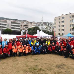 Türkiye Afet Müdahale Planı Çerçevesinde Gemlik'te Deprem Tatbikatı Gerçekleştirildi - fotoğraf 9