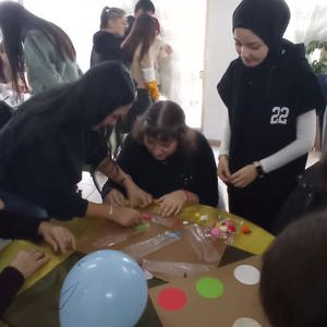 HİTİT ÜNİVERSİTESİ SAĞLIK MESLEK YÜKSEKOKULU TERAPİ VE REHABİLİTASYON BÖLÜMÜ ÖĞRENCİLERİNİN ENGELSİZ YAŞAM MERKEZİ ZİYARETİ - fotoğraf 7