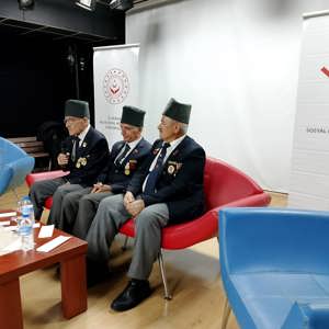 Kahraman Gazilerimiz Gençlerle Buluştu - fotoğraf 1