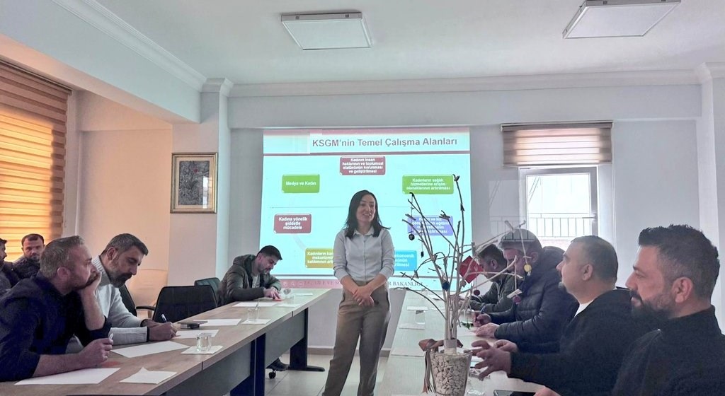 25 Kasım Kadına Yönelik Şiddetle Mücadelede Kurumsal Mekanizmalar, Sosyal Hizmet Çalışmaları, Cinsiyete Duyarlı Bakış Açısının Önemi konularında erkek personellerin farkındalığının arttırılması amacıyla eğitim
