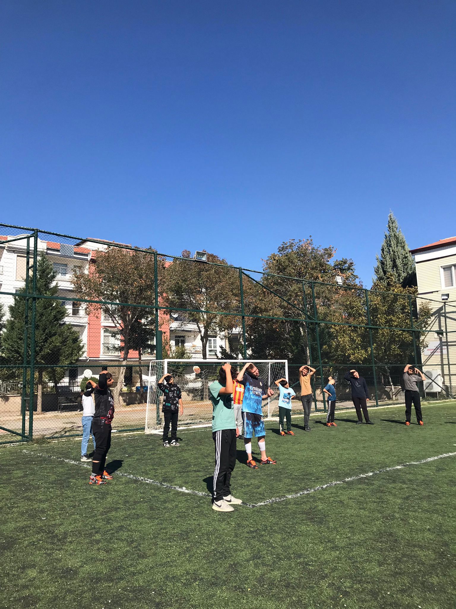 Gelecekte Gençlik Var 2 Projesi  kapsamında futbol kursumuz hız kesmeden devam ediyor. - fotoğraf 2