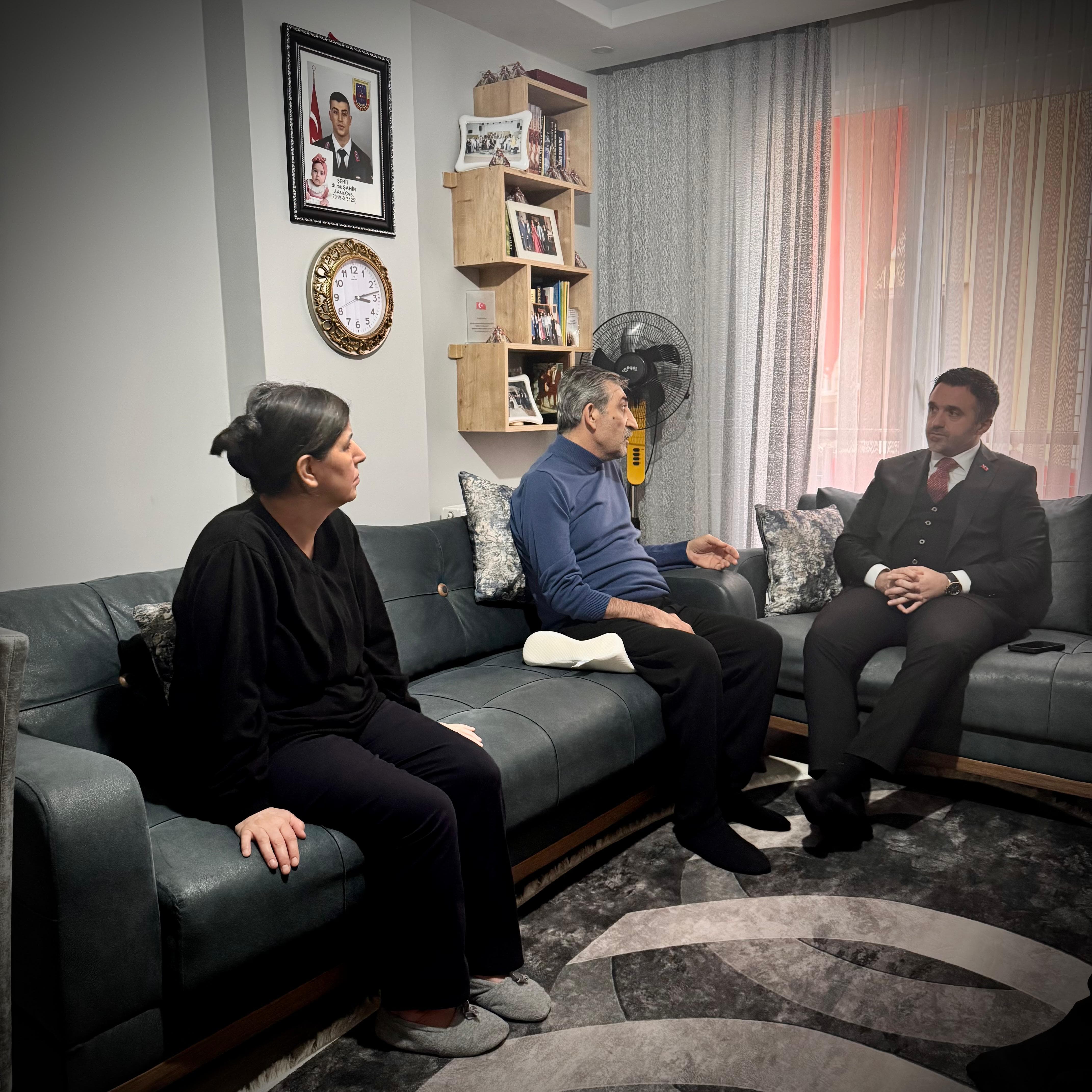 İl Müdürümüz tarafından Şehit Yakınlarımız ve Gazilerimiz düzenli olarak hanelerinde ziyaret edilmektedir