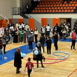 Özel Gereksinimi Olan Çocuklarımız Spor Şenliğinde Bir Araya Geldiler - fotoğraf 2