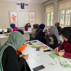 "Aile Eğitim Programı (AEP) Kapsamında Sosyal Hizmet Merkezleri Tarafından Eğitimlere devam ediliyor. - fotoğraf 4