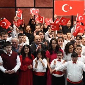 Sevgiyle Aşamayacağımız Hiçbir Engel Yok! - fotoğraf 1