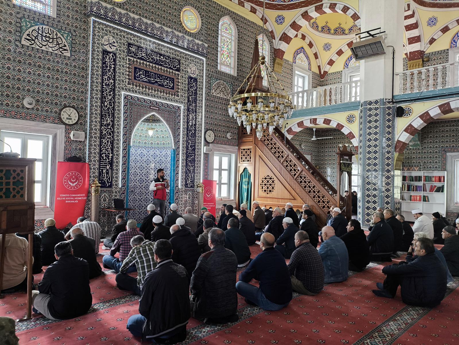Bakanlığımızın Koruyucu ve Önleyici Hizmetleri kapsamında tüm ilçelerimizde vatandaşlarımıza yönelik Cuma Namazı öncesi seminerlerimiz devam etmektedir