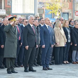 İl Müdürümüz Sayın Çiğdem AÇIKYILDIZ KAZEL, 10 Kasım Atatürk'ü Anma Törenine katılım sağladı. - fotoğraf 1