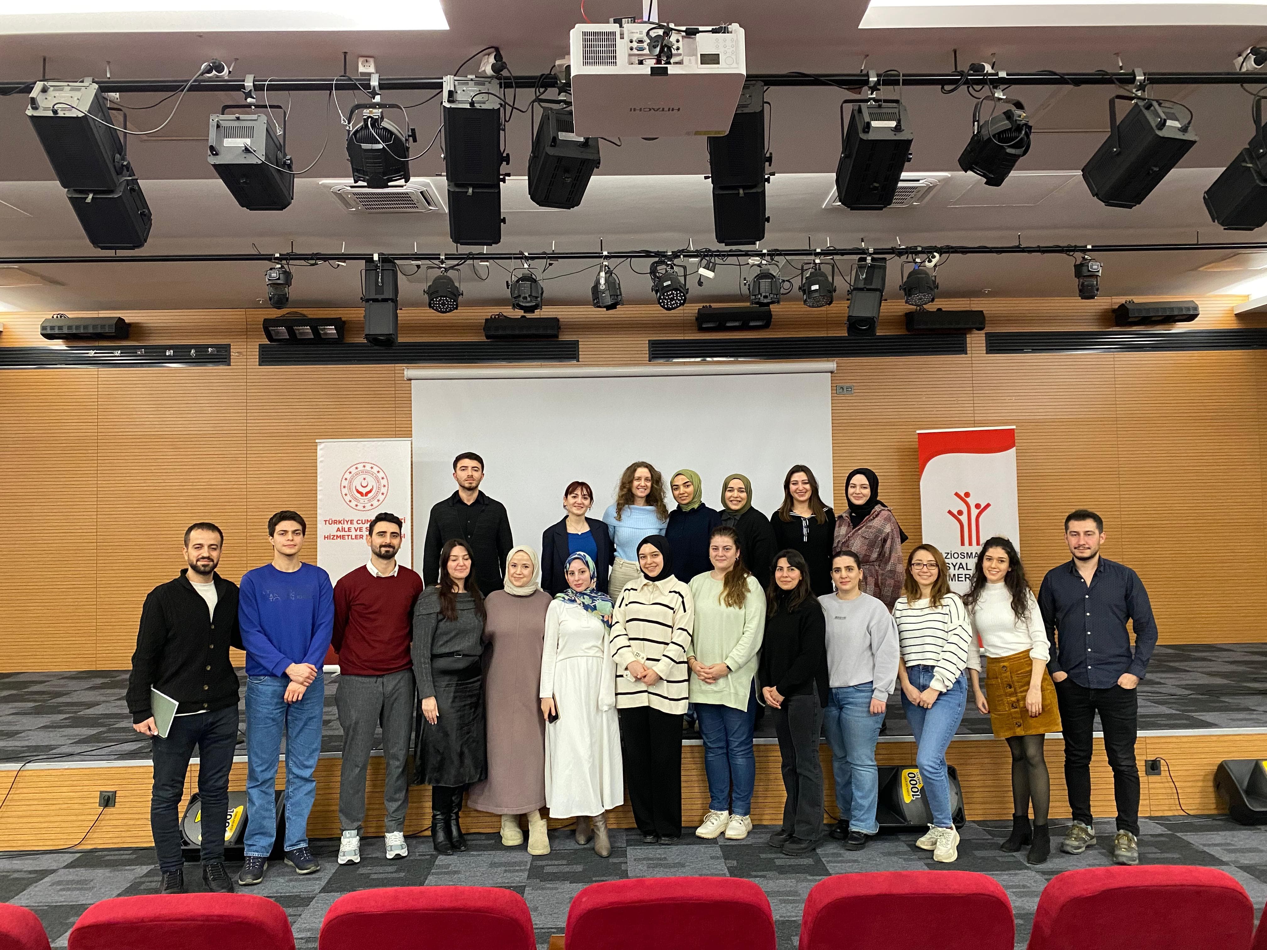 İl Müdürlüğümüz tarafından;  "Afet ve Acil Durumlarda Psikososyal Destek Hizmetleri Farkındalık Eğitimleri" İstanbul genelinde devam etmektedir.