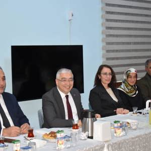 Sırameşeler Çocuk Evleri’nde Kitap Kritiği: Gençler İçin Peygamberimizin Hayatı - fotoğraf 1