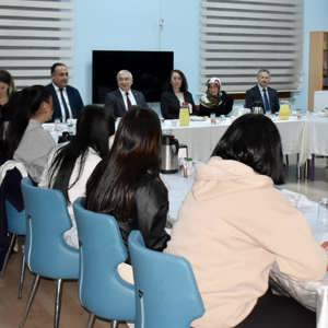 Sırameşeler Çocuk Evleri’nde Kitap Kritiği: Gençler İçin Peygamberimizin Hayatı - fotoğraf 3