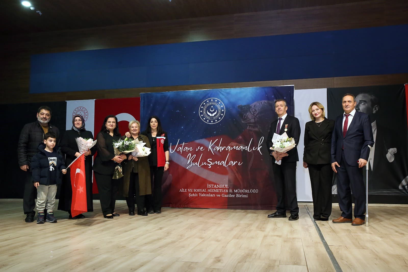 Kahraman Gazilerimizin ve kıymetli Şehit Yakınlarımızın katıldığı " Vatan ve Kahramanlık Buluşmaları " gençlerimiz ile birlikte gerçekleştirmeye devam ediyoruz.