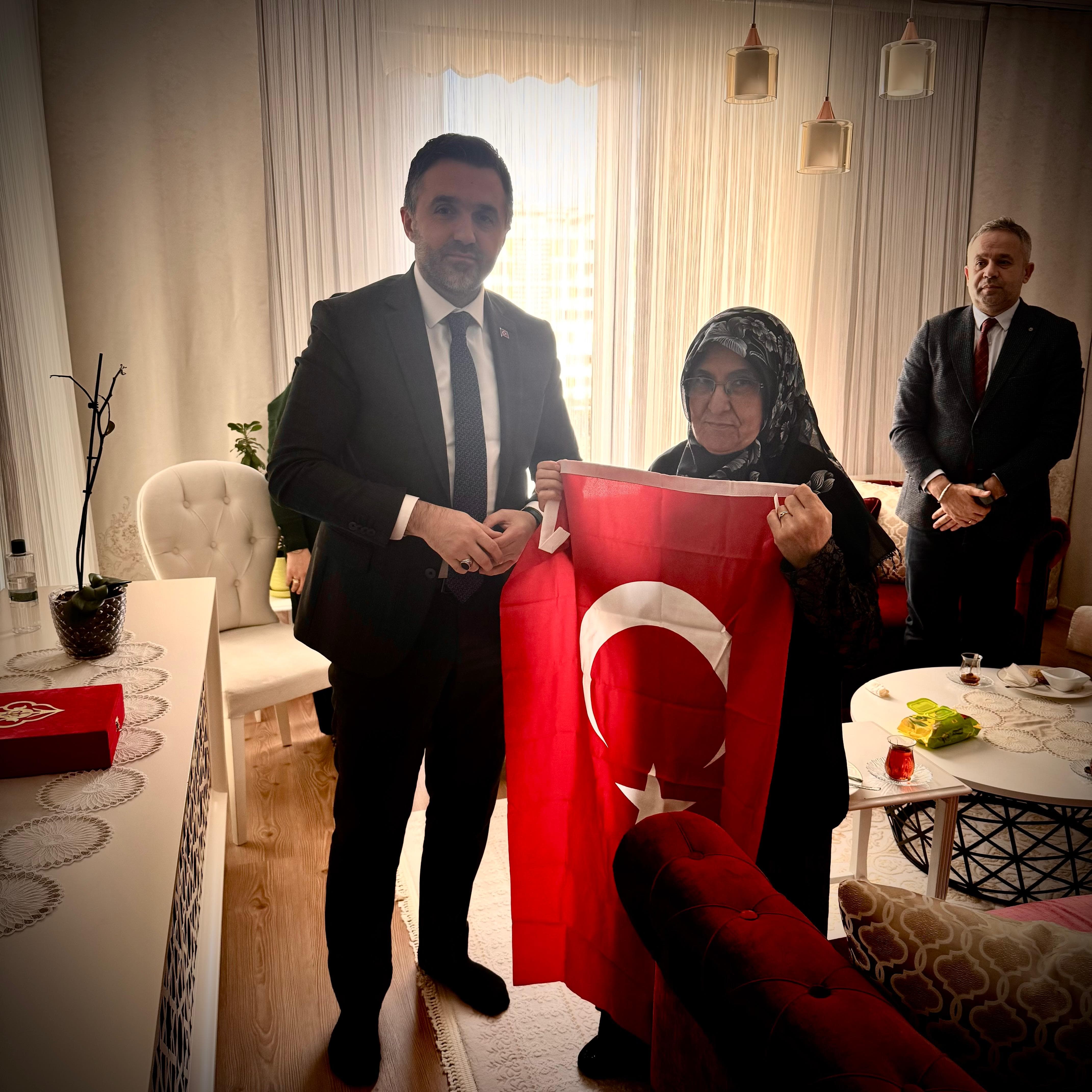  İl Müdürümüz Sn. Ömer TURAN, Şehit Yakınlarımızı ve Gazilerimizi düzenli olarak hanelerinde ziyaret etmeye devam etmektedir.