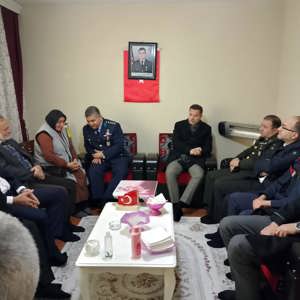 Fırat Kalkanı Harekatı Kahraman Şehidimiz Uzman Çavuş Ferhat Demir İçin Dualarla Yad Edildi - fotoğraf 3