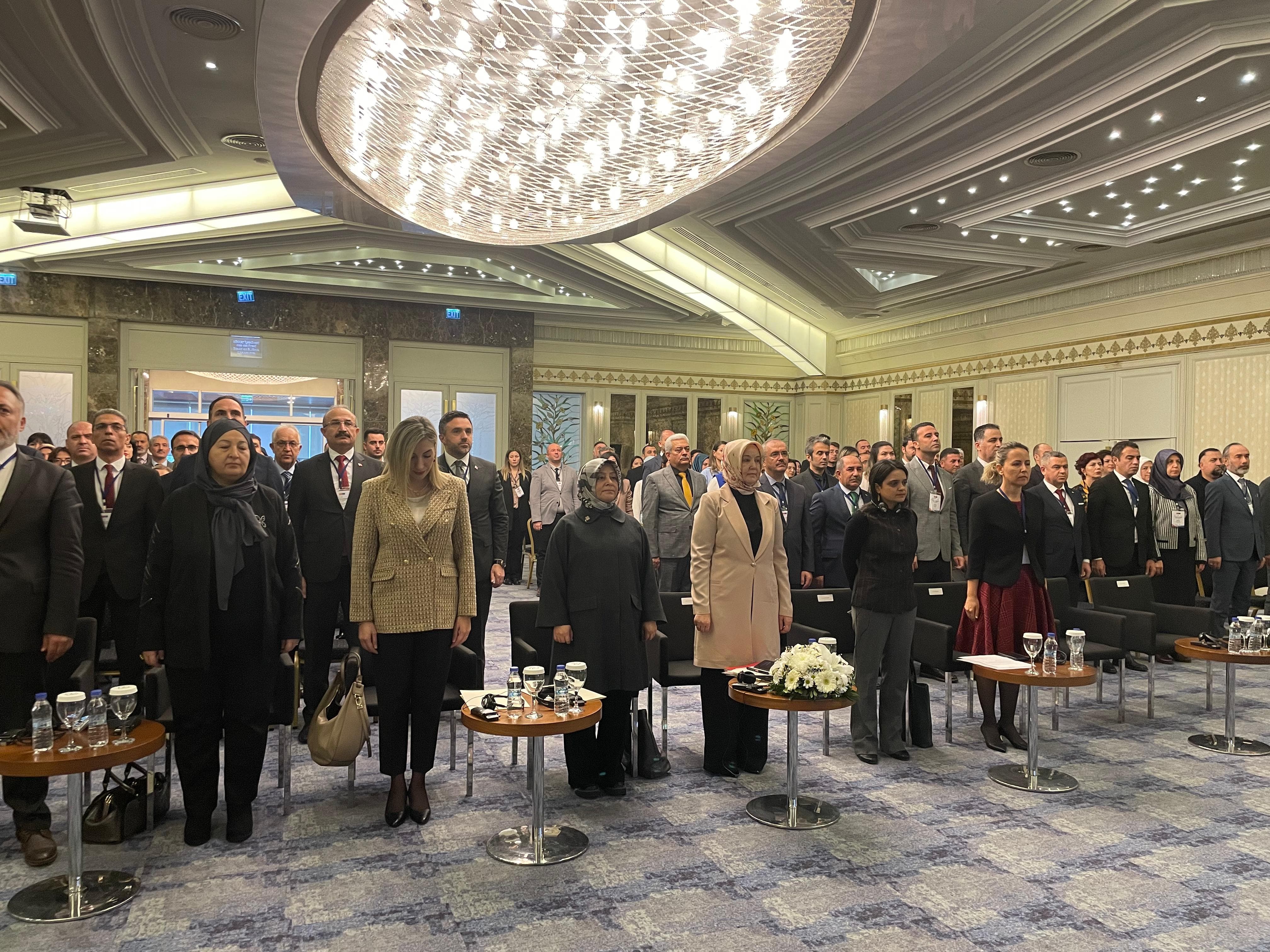 Bakanlığımızın uygulamaya alacağı “Geçici Koruyucu Aile Modeli“ kapsamında pilot uygulamaya geçilecek illerin katılımı ile istişare toplantısı ilimizde gerçekleşmiştir.