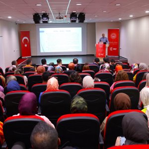 Türkiye Yüzyılında Gerçekleştirilen Aile Söyleşisinde Aile İçi İlişkiler Konuşuldu - fotoğraf 4