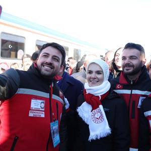 Aile ve Sosyal Hizmetler Bakanımız Göktaş Sarıkamış'ta şehit aileleri ve gazilerle bir araya geldi - fotoğraf 4