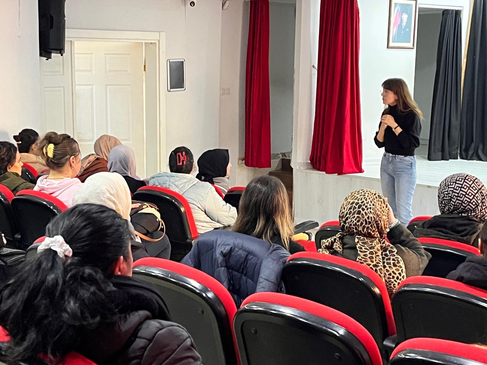 İl Müdürlüğümüze Bağlı Sosyal Hizmet Merkezlerimiz Tarafından İlimiz Genelindeki Okullarda Düzenlediğimiz Eğitimlerimiz Düzenli Olarak Devam Ediyor.