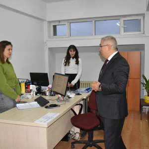 İl Müdürümüz Faruk UYSAL,Nilüfer Sosyal Hizmet Merkezimize sunulan hizmetlerin etkinliğini ve sahadaki yansımalarını değerlendirmek amacıyla bir ziyaret gerçekleştirdi - fotoğraf 5