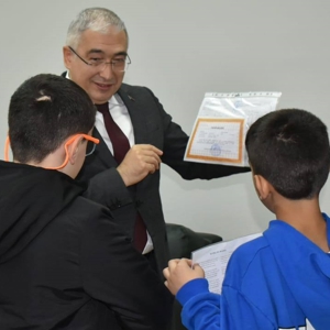 İl Müdürümüz Faruk UYSAL, Koruma Altındaki Çocuklara Karne Hediyesi Takdim Etti - fotoğraf 3