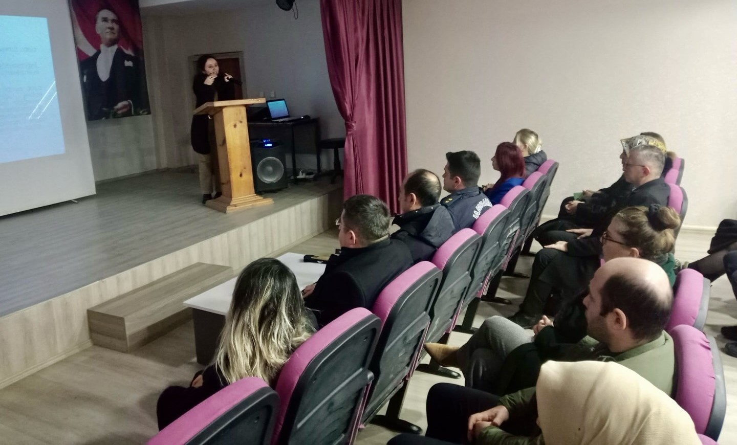 Seydiler İlçemizde Aile İçi İletişimin Temel Unsurlar, Etkli ve Yetkin Ebeveynlik Hakkında Eğitim Verildi