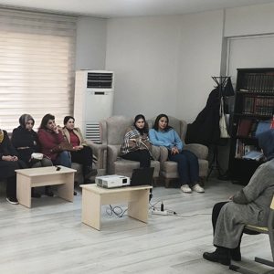 "Ergenlik Dönemi ve Ergen Çocuklarla İletişim" eğitimi ve "Can Kulağıyla Dinleme,Empati ve İletişim Engelleri"etkinlikleri - fotoğraf 4