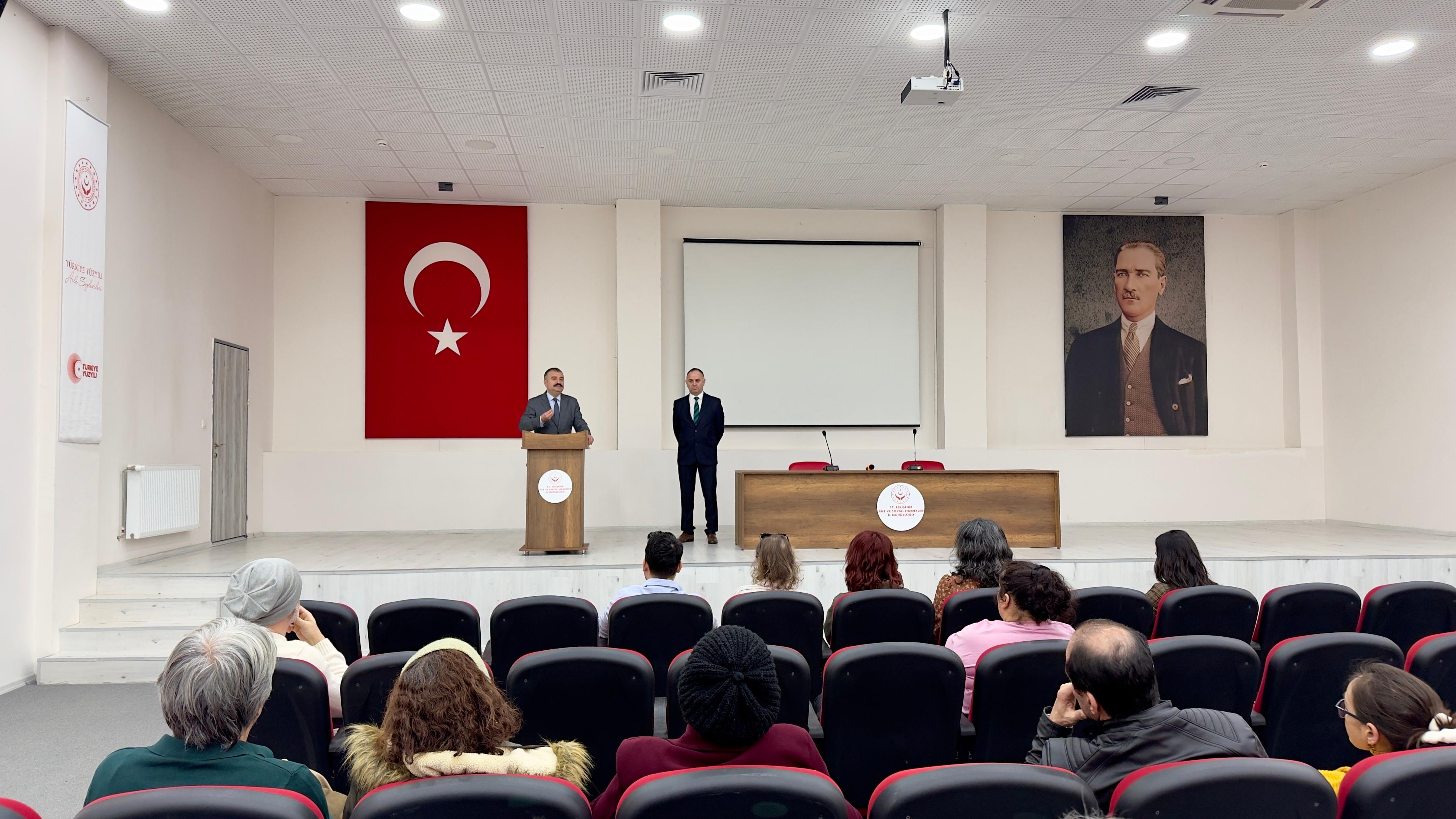 “Türkiye’de Koruyucu Aile Sisteminin Güçlendirilmesi” Projesi Kapsamında Toplantı Düzenlendi