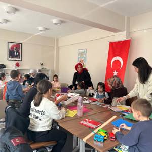2025 "Aile Yılı" Etkinlikleri Kapsamında Personellerimiz  ve Çocuklarına Veli-Çocuk Atölyeleri Düzenlendi - fotoğraf 7