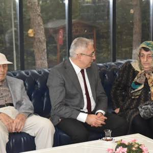 İl Müdürümüz Faruk UYSAL, Hasan Öztimur Huzurevimizde kıymetli büyüklerimizle bir araya geldi - fotoğraf 2