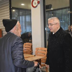 İl Müdürümüz Faruk UYSAL, Hasan Öztimur Huzurevimizde kıymetli büyüklerimizle bir araya geldi - fotoğraf 3