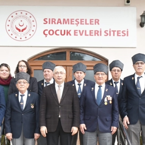 Gecmisin Kahramanlari, Gelecegin Umutlari: Gazilerimizle Cocuklarimizin Bulusmasi - fotoğraf 13