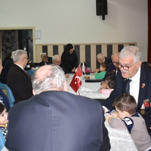 Gecmisin Kahramanlari, Gelecegin Umutlari: Gazilerimizle Cocuklarimizin Bulusmasi - fotoğraf 6