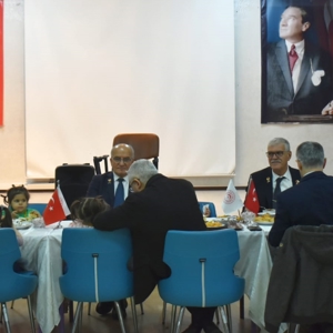Gecmisin Kahramanlari, Gelecegin Umutlari: Gazilerimizle Cocuklarimizin Bulusmasi - fotoğraf 7