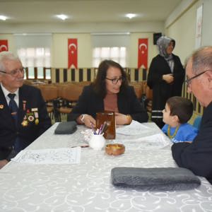 Gecmisin Kahramanlari, Gelecegin Umutlari: Gazilerimizle Cocuklarimizin Bulusmasi - fotoğraf 9