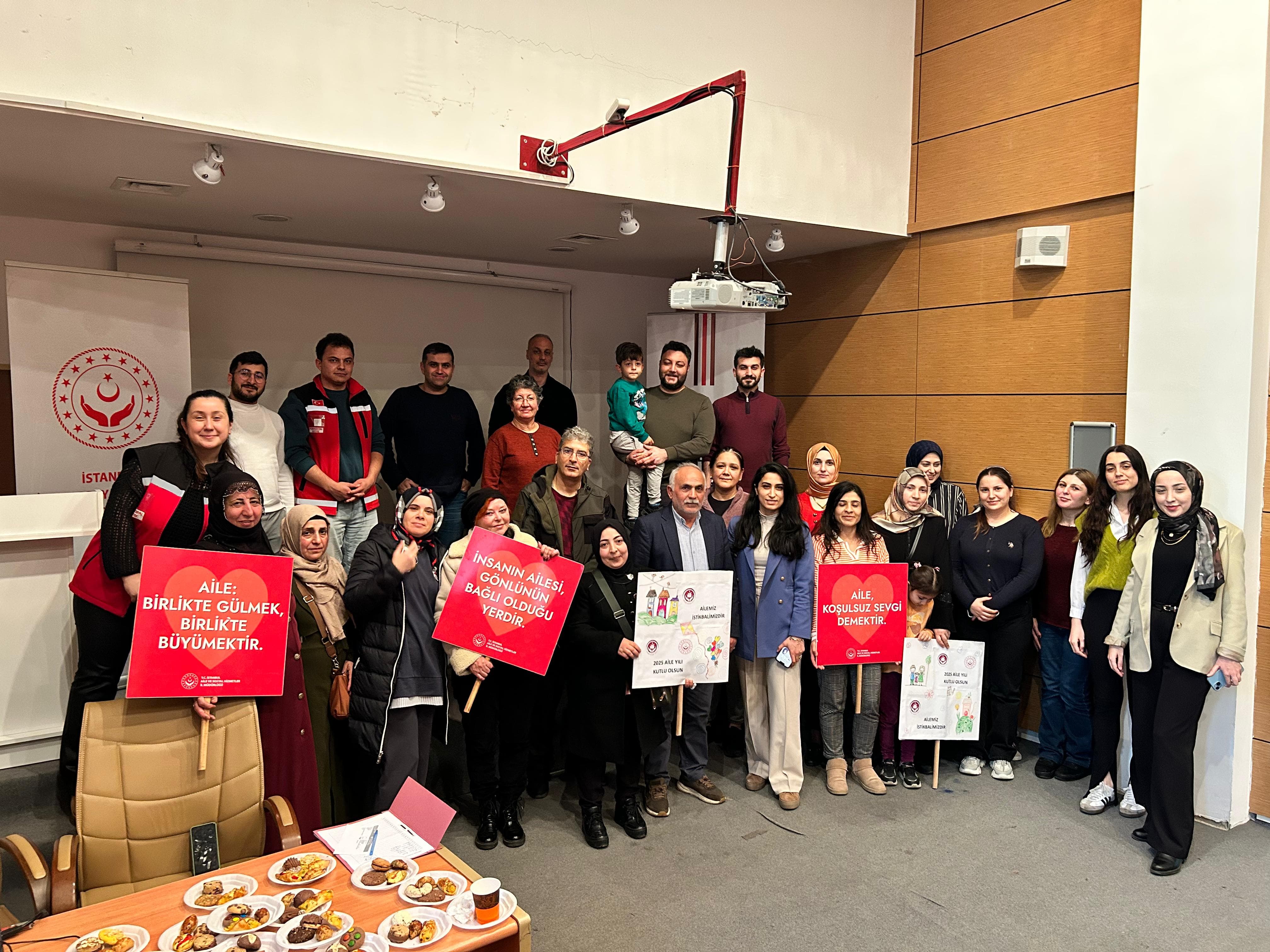 İl Müdürlüğümüze Bağlı Sosyal Hizmet Merkezlerimiz Tarafından İlimiz Genelindeki Okullarda Düzenlediğimiz Eğitimlerimiz Düzenli Olarak Devam Ediyor.