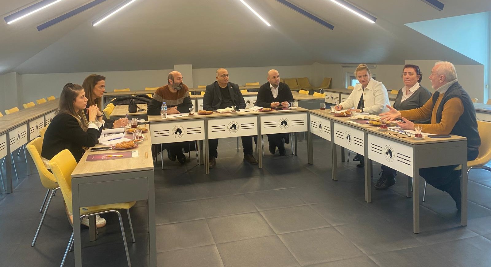 İl Müdürlüğümüz Rehberlik ve İzleme Birimi tarafından Üsküdar Üniversitesi ve Haydi Elimi Tut Derneği ile birlikte “Yaşam Becerileri Atölye Çalışması” ve “Yaşam Koçluğu” çalışmaları başladı.