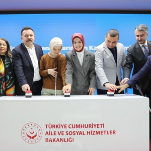 Bakanımız Göktaş, "Engelli Vatandaşların Kamu Kurumlarına Yerleştirilmesi Töreni"ne katıldı - fotoğraf 1