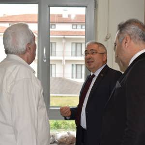 İl Müdürümüz Faruk UYSAL, İznik Ülker Aktar Huzurevi Yaşlı Bakım ve Rehabilitasyon Merkezini ziyaret ederek kıymetli büyüklerimizle bir araya geldi - fotoğraf 2
