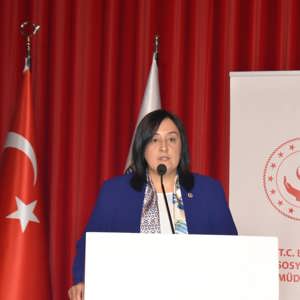 2025 “Aile Yılı” kapsamında Bursa Ebeveyn Zirvesi düzenlendi - fotoğraf 4