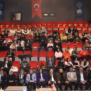2025 “Aile Yılı” kapsamında Bursa Ebeveyn Zirvesi düzenlendi - fotoğraf 3